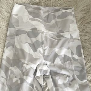 RBX WHITE GREY CAMO running workout exercise Pilates LEGGINGS  NWOT small